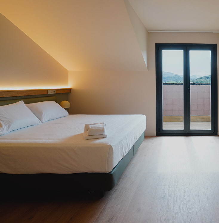 Vista general de la habitación triple del Hotel Los Pasiegos